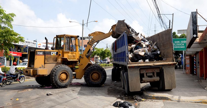 TSA ordena suspensión de contratos COMLURSA para recogida de basura SDE