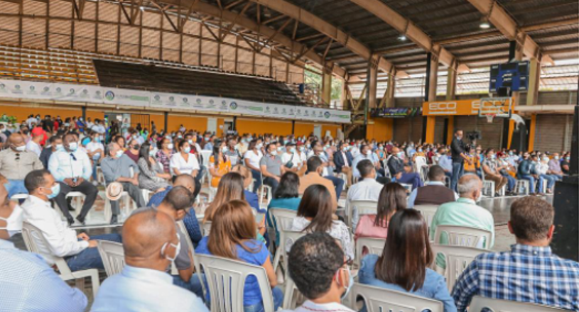 País Posible juramenta cientos de nuevos integrantes en Santo Domingo Este