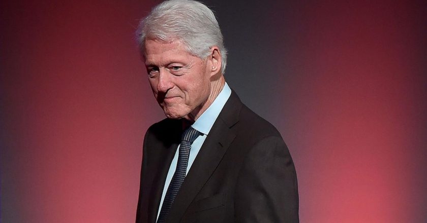 Expresidente Bill Clinton hospitalizado por una infección