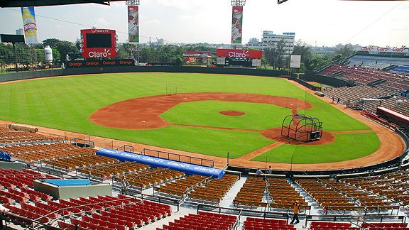 Patronato del Estadio Quisqueya y MIDEREC acusados por supuesta malversación de fondos